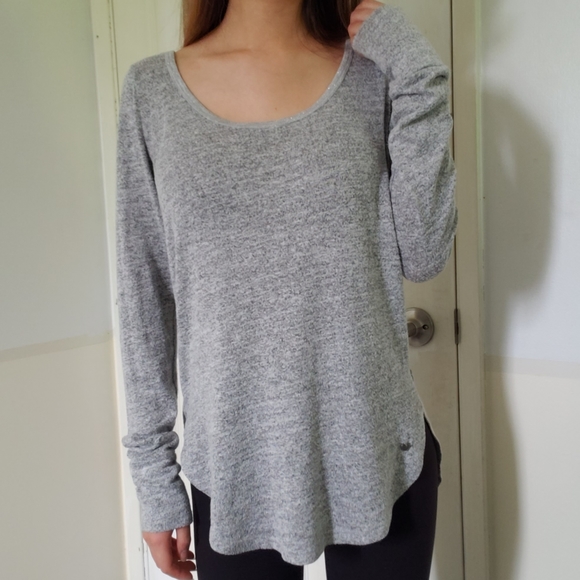 Abercrombie & Fitch Grey long sleeve - Picture 2 of 3